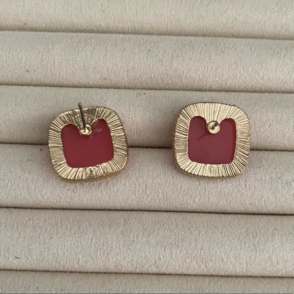 Vintage Gold and Salmon Pink Earrings - Picture 6 of 10